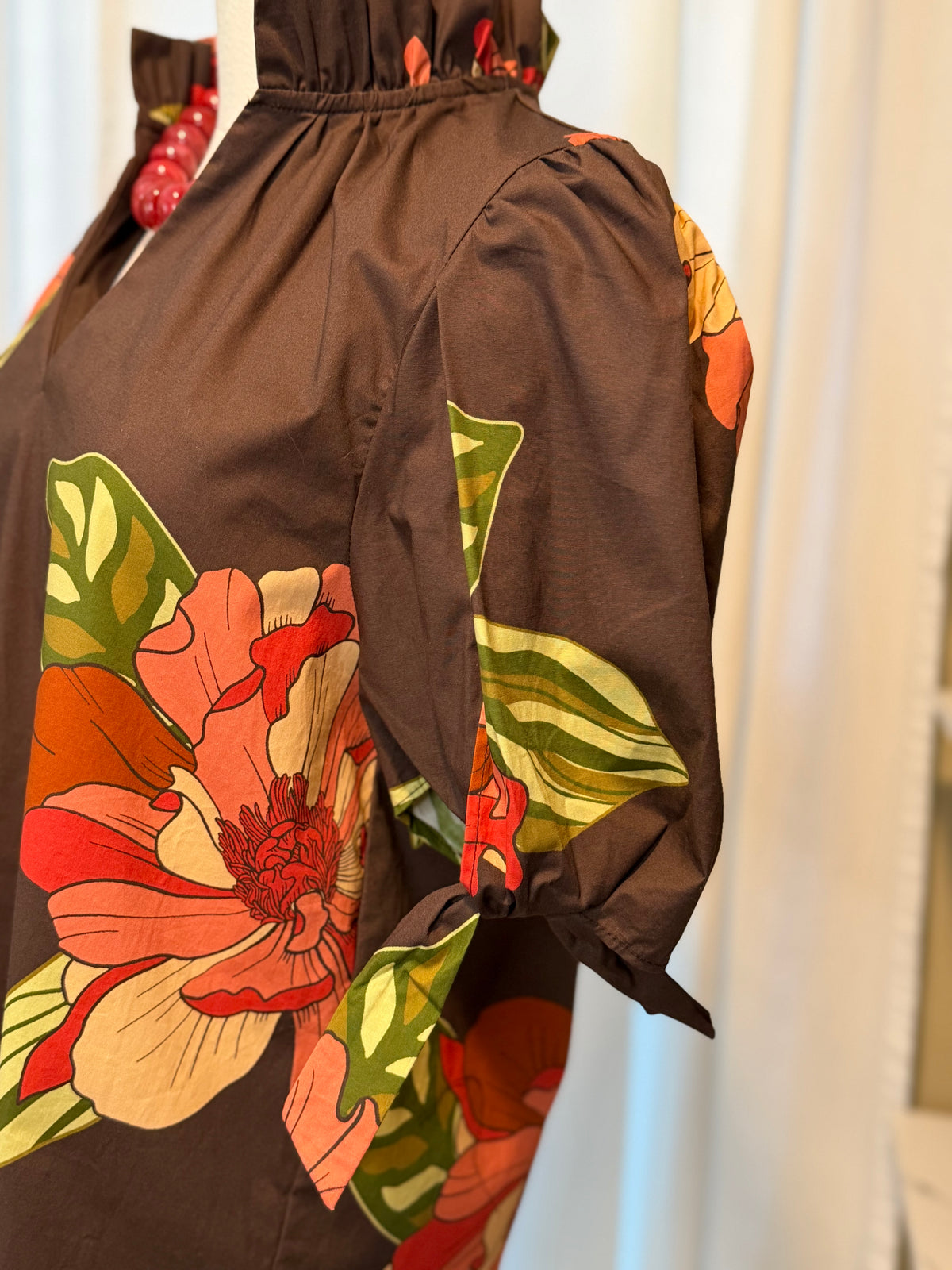 FLORAL RUFFLE NECK TOP | CHOCOLATE