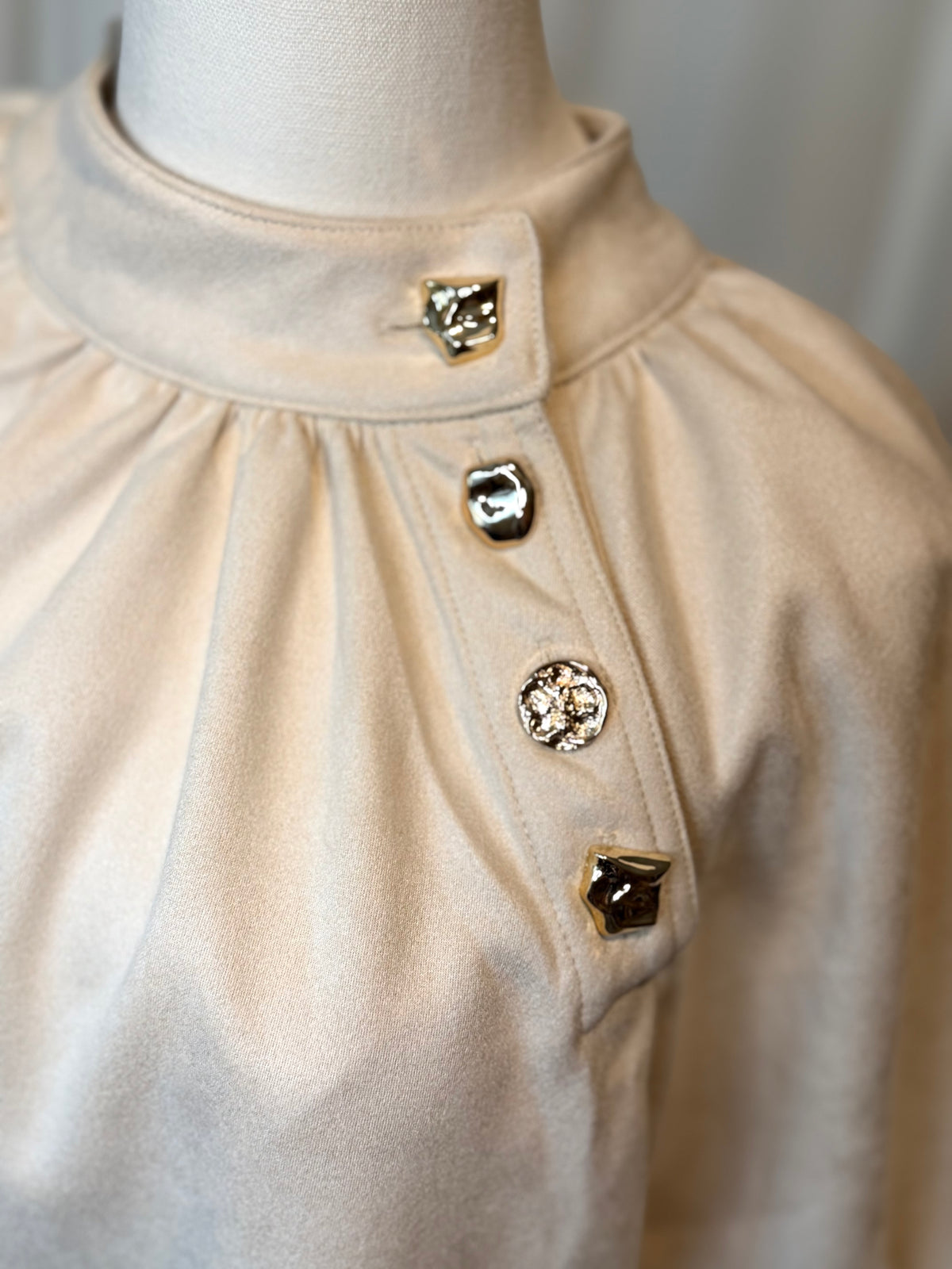 GILDED BUTTON TOP
