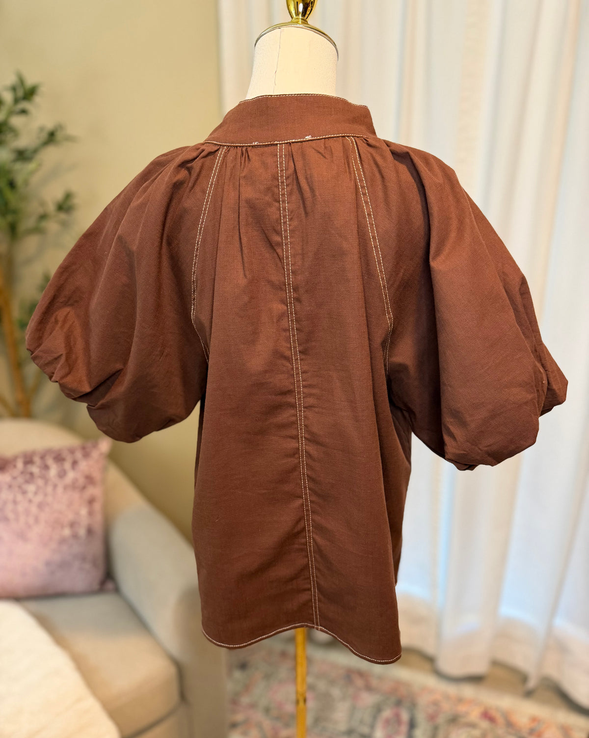 BROWN PUFF SLEEVE TOP - THML
